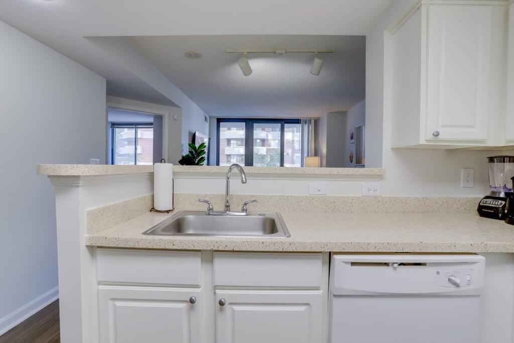 Sensational 1 Bedroom Condo At Ballston Place With Gym Arlington Exterior photo